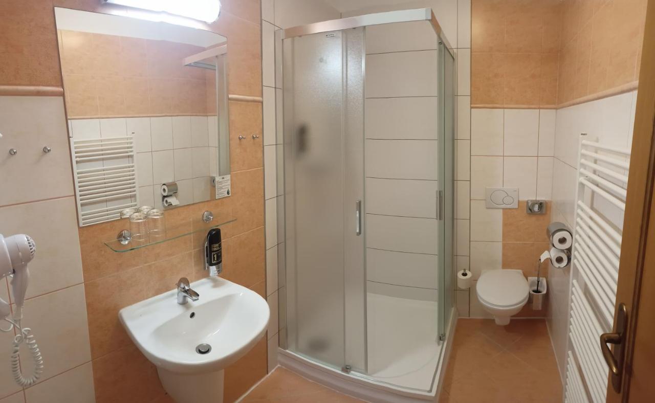 Penzion Nad Oborou Hradec Králové Exterior foto