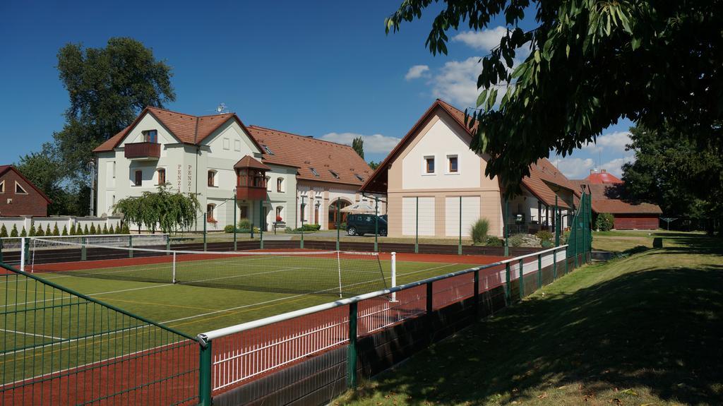 Penzion Nad Oborou Hradec Králové Exterior foto