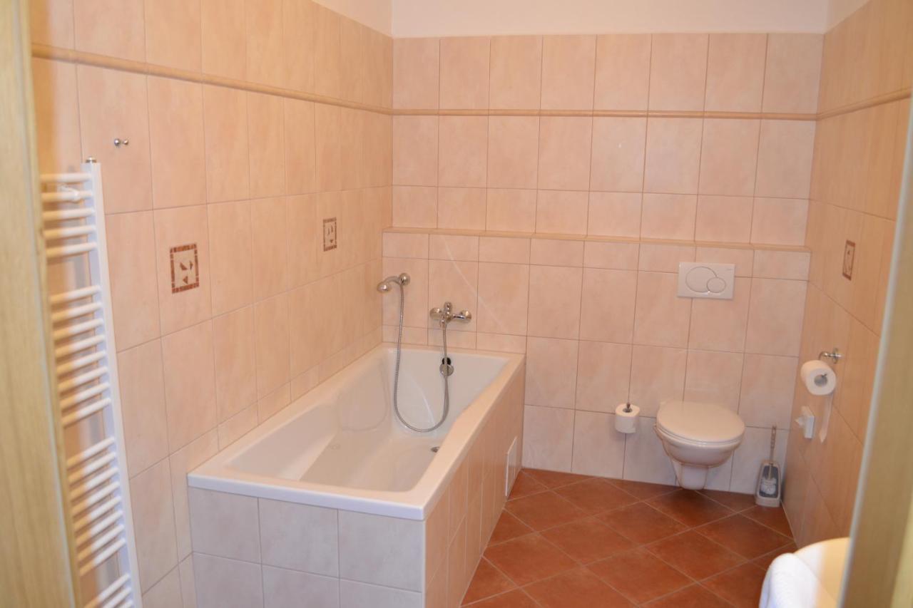 Penzion Nad Oborou Hradec Králové Quarto foto